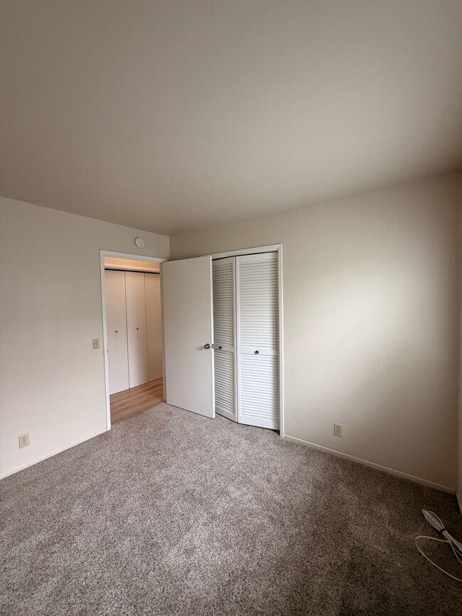 Building Photo - 4235 Grace St