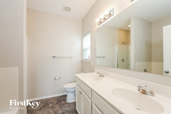 Building Photo - 7111 Marina Del Rey