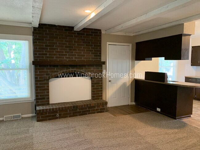 Building Photo - 1113 SW 18 St