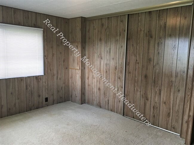 Building Photo - 299 Cottonwood Rd
