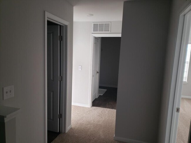 Building Photo - 2 story home in Lake Tyler