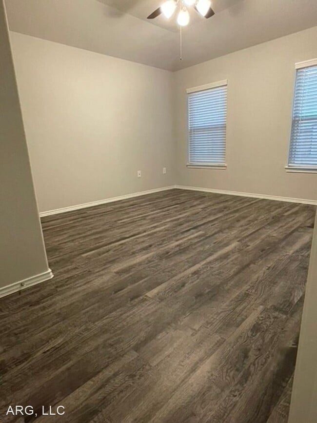 Building Photo - 4 br, 2 bath House - 20839 Acorn Valley Drive