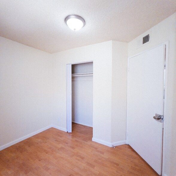 Building Photo - 657 W California Ave