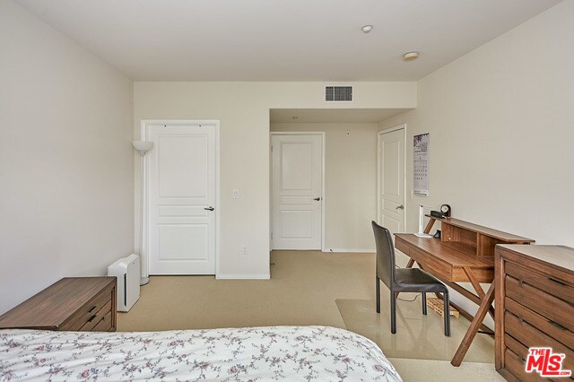 Building Photo - 733 S Manhattan Pl