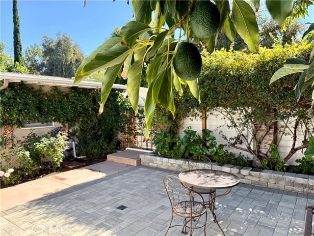 Building Photo - 22346 Burbank Blvd