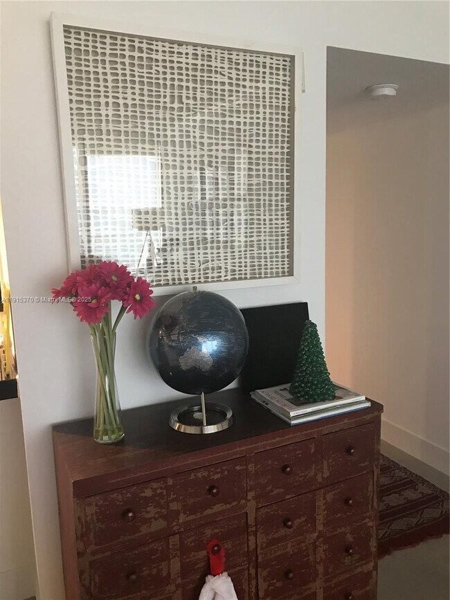 Building Photo - 555 NE 15th St