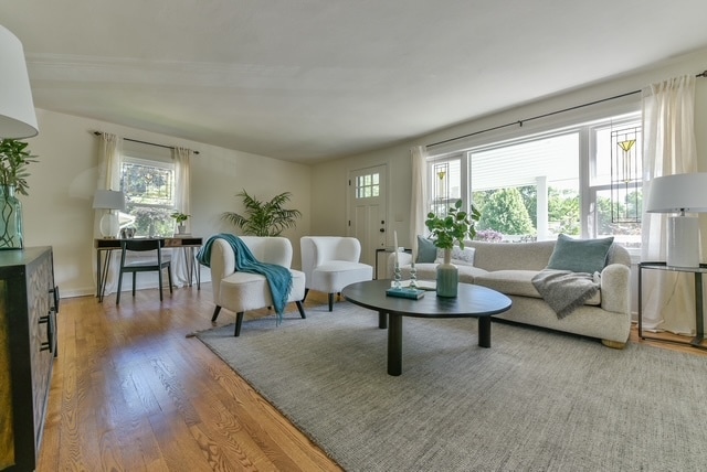 Building Photo - 402 E Calumet Rd