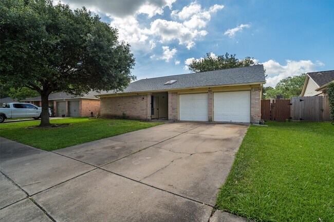 Building Photo - 16238 Brookford Dr