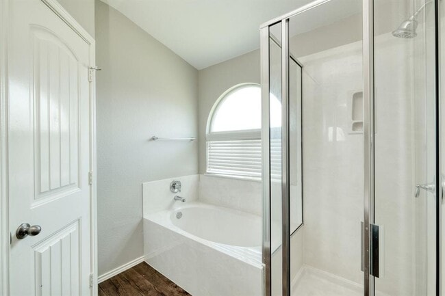 Building Photo - 2824 Bluffstone Dr