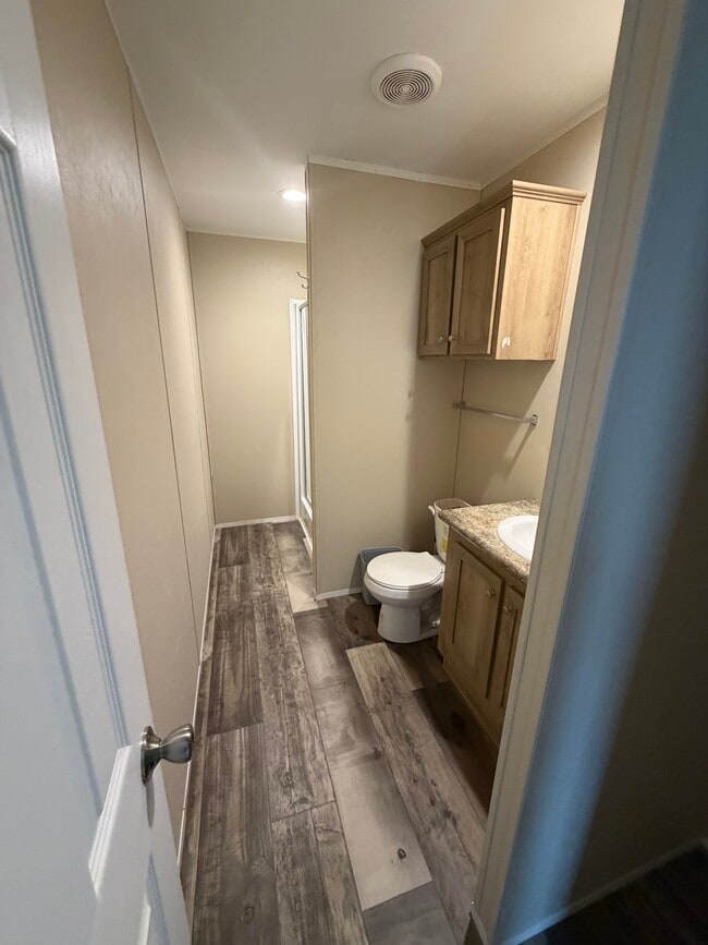 Building Photo - 1121 Connor Ave