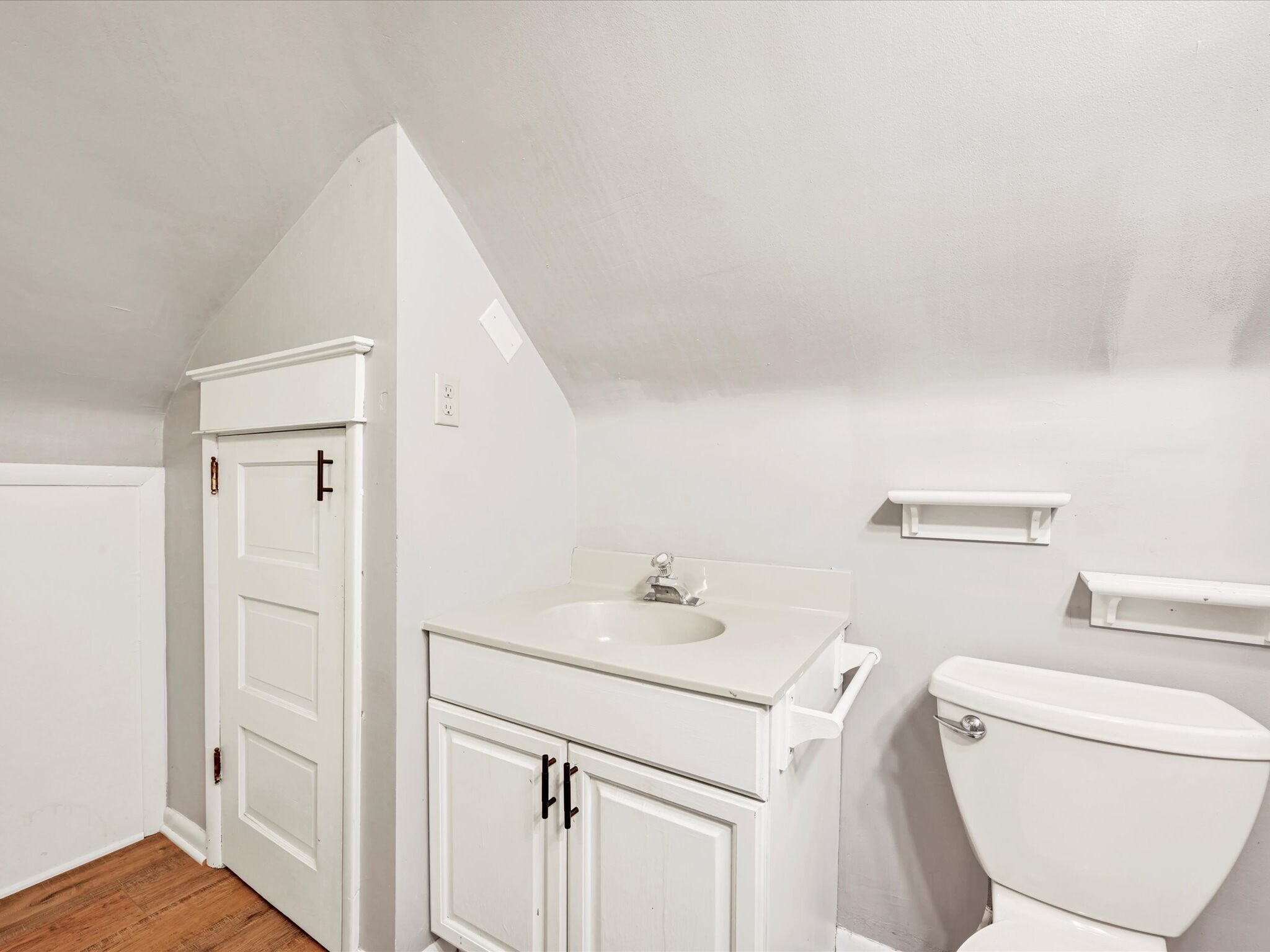 Bathroom - 19 Beechwood Rd