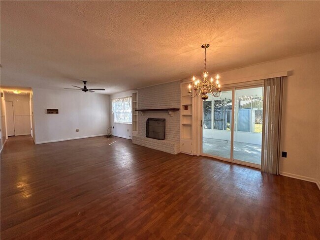 Building Photo - 5359 Emmett Dr