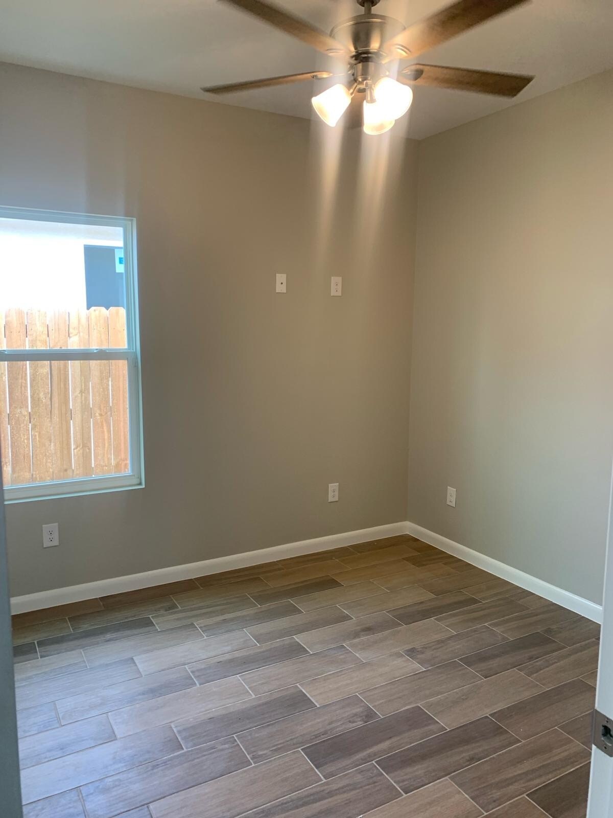 Building Photo - 5202 N Crown Pt