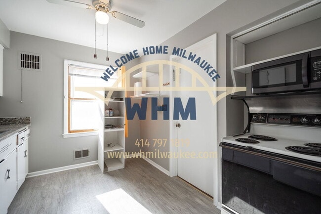 Building Photo - 2526 S 96th St