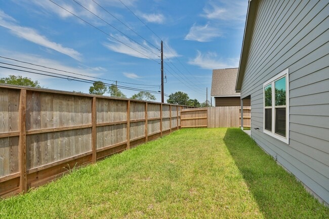 Building Photo - 1023 Santee Ct