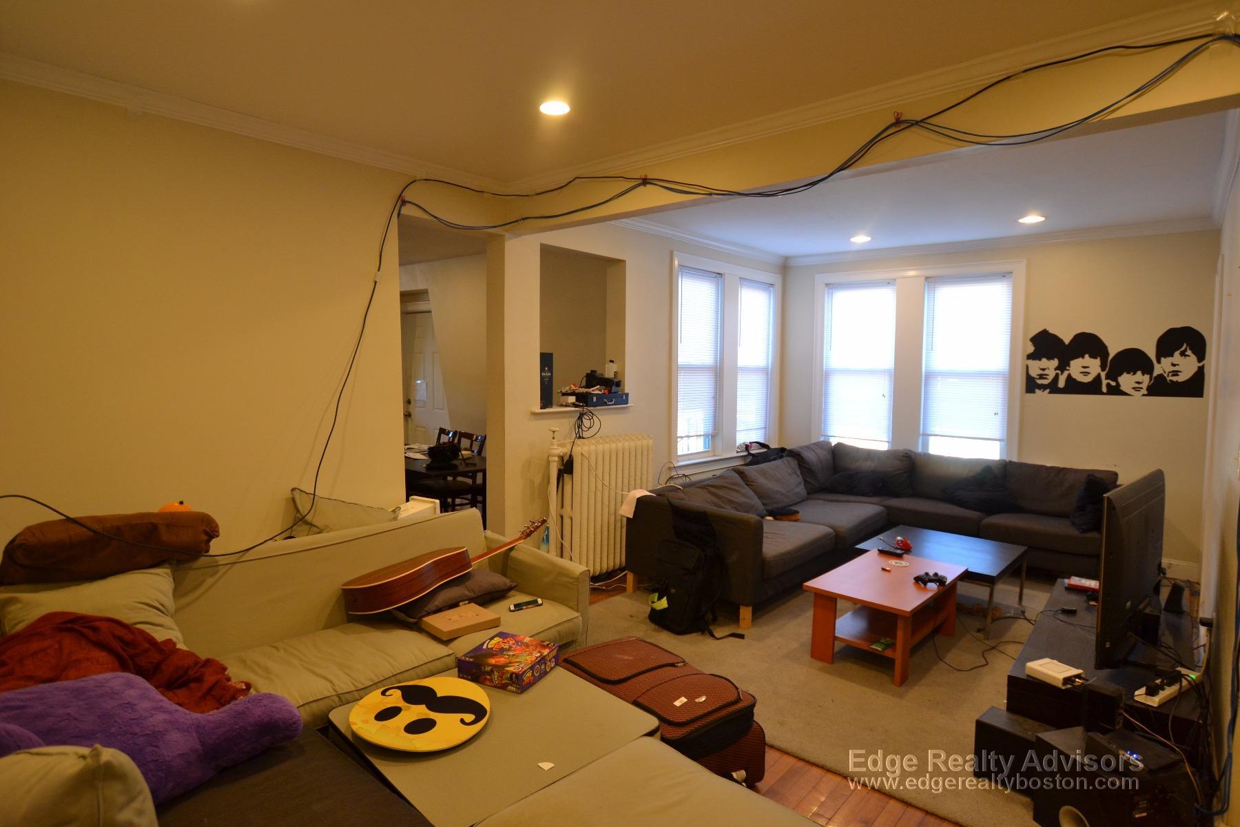 Building Photo - 10 Greylock Rd