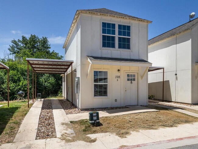 Building Photo - 230 Debus Dr