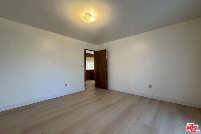 Building Photo - 2317 Maplewood Way