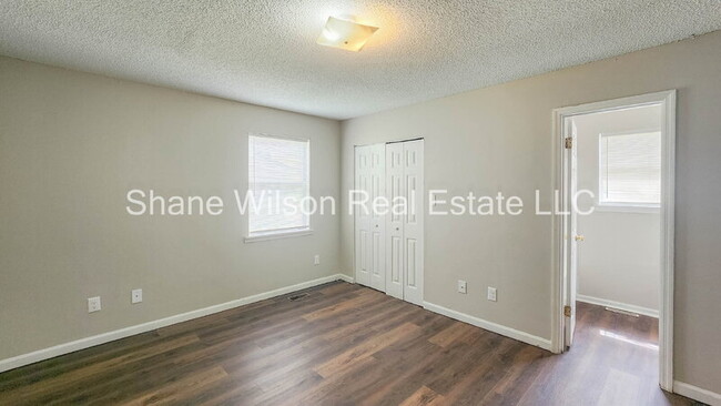 Building Photo - 3321 Steeple Cir NE