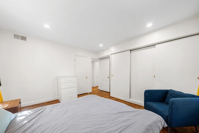 Building Photo - 2720 Ordway St NW