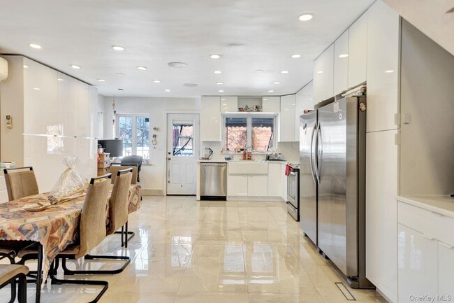 Building Photo - 1701 Burnett St