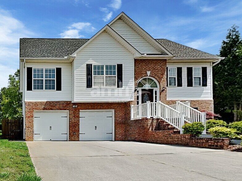 Primary Photo - 2405 Joshua Ln