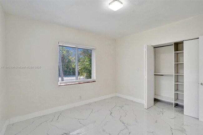 Building Photo - 12055 NE 9th Ave