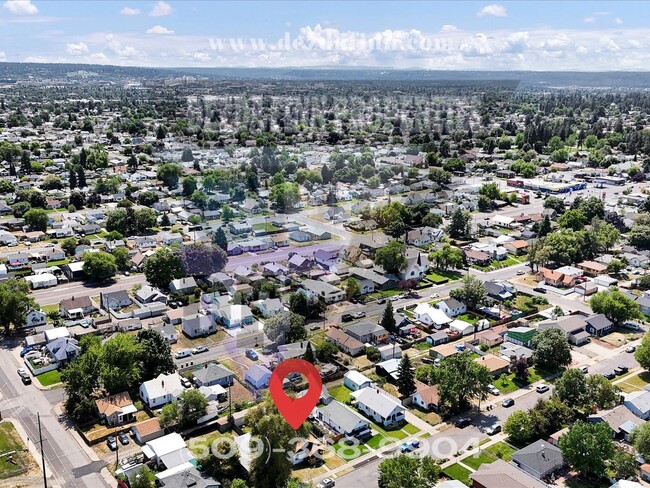 Building Photo - Northside 3Bed, 1Bath Vintage Bungalow