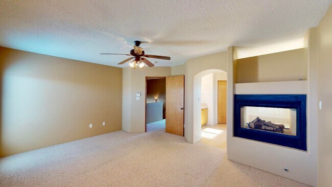 Building Photo - 3 bedroom 2.5 bathroom southwest Albuquerque