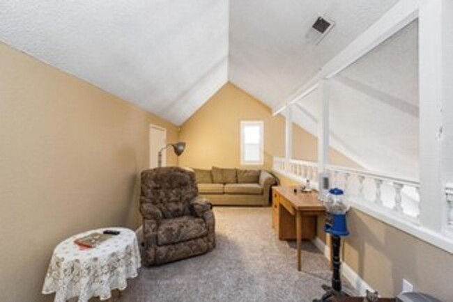 Building Photo - 3 Bedroom 2 Bathroom for Rent $2,400