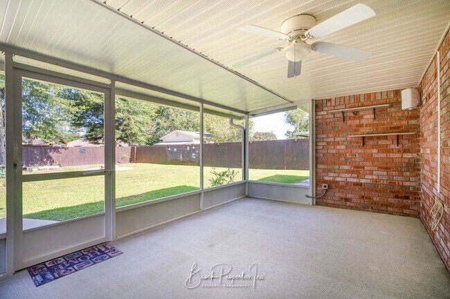 Building Photo - 2511 Southern Oaks Dr