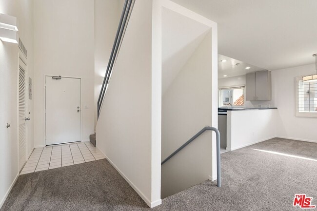 Building Photo - 1010 California Ave