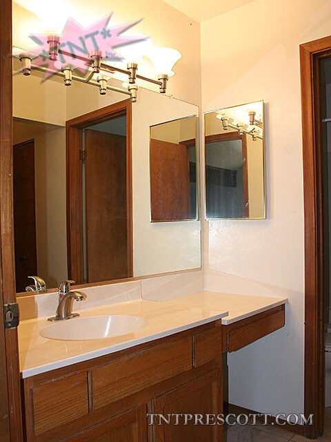 Building Photo - Townhome in Pine Creek Estates HOA