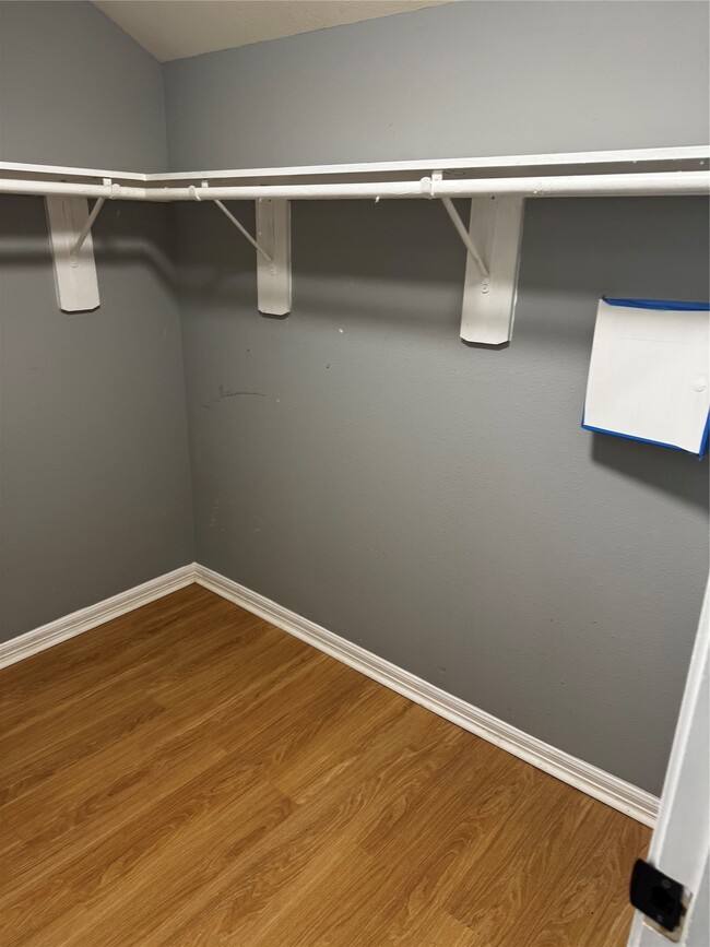 Building Photo - 4640 Knoxville St