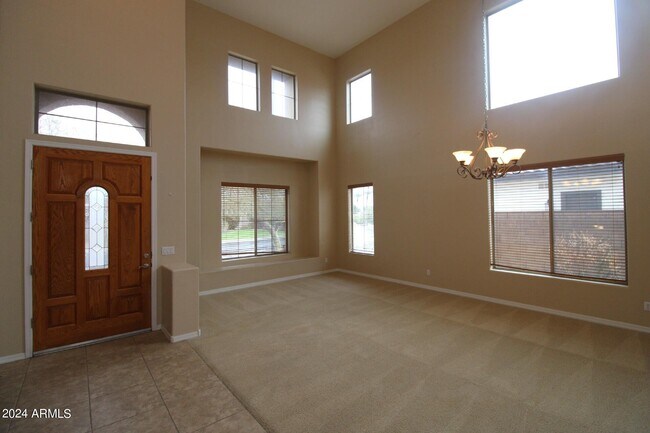 Building Photo - 3951 E Ravenswood Dr
