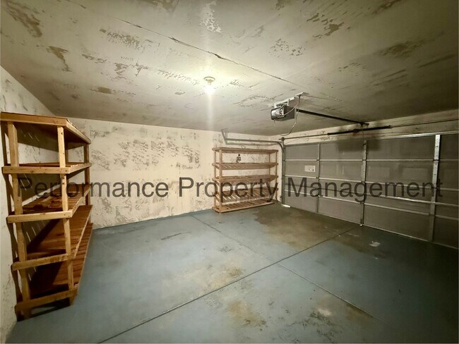 Building Photo - Cute 3 Bed/2 Bath SW Bakersfield Home w/ RBP & $0 Deposit Option