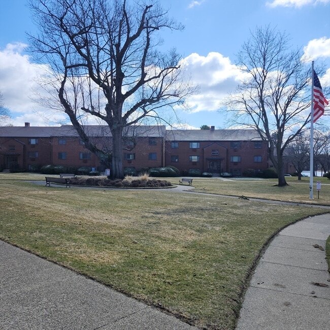 Building Photo - 62 Charlesbank Way