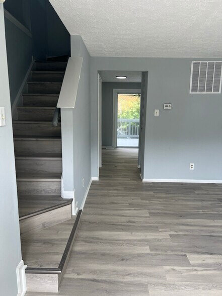 Building Photo - 72 Dorchester Cir