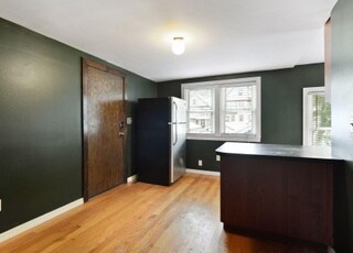 Building Photo - 892 Margaret St