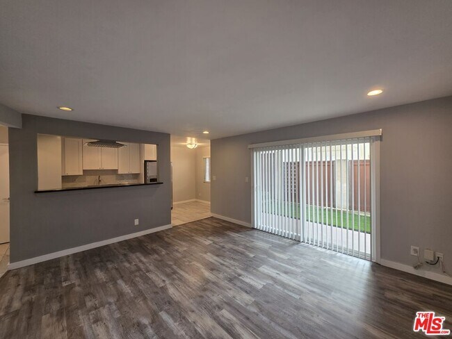 Building Photo - 210 S Lucia Ave