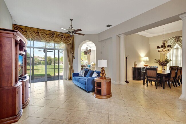 Building Photo - 9315 Via Classico W