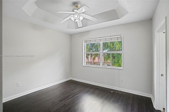 Building Photo - 4129 NE 26th St