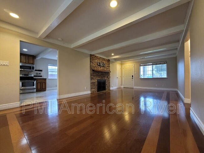 Building Photo - 5805 Dotmar Way