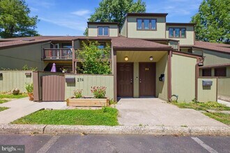 Building Photo - 27 Darien Way