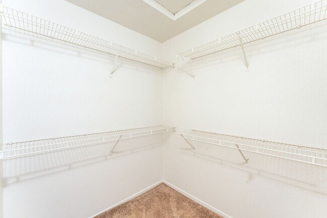 Building Photo - Northwest Townhome