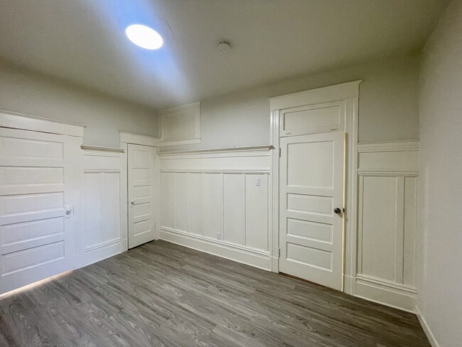 Building Photo - Ground floor Nob Hill 3BR + Office | Avail...