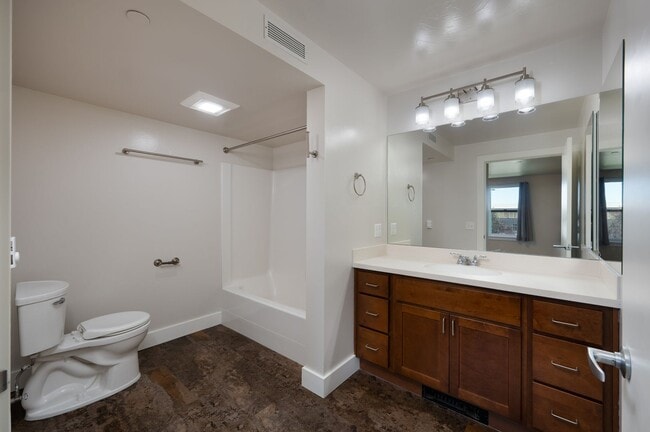 Building Photo - 210 S. Cottonwood, Unit 208