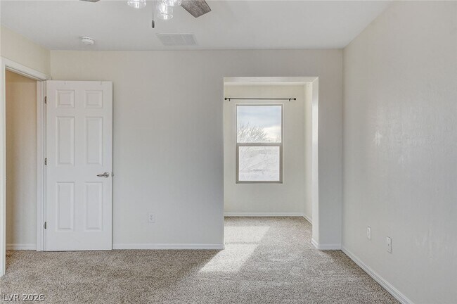 Building Photo - 4229 W Galapagos Ave