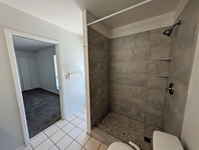 Building Photo - EXCEPTIONAL AREA/NEIGHBORHOOD-4 Bedrooms~S...