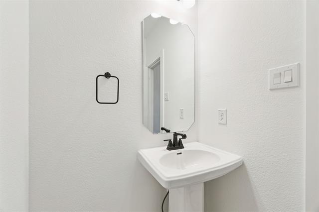 Building Photo - 1415 Woodpecker Ln